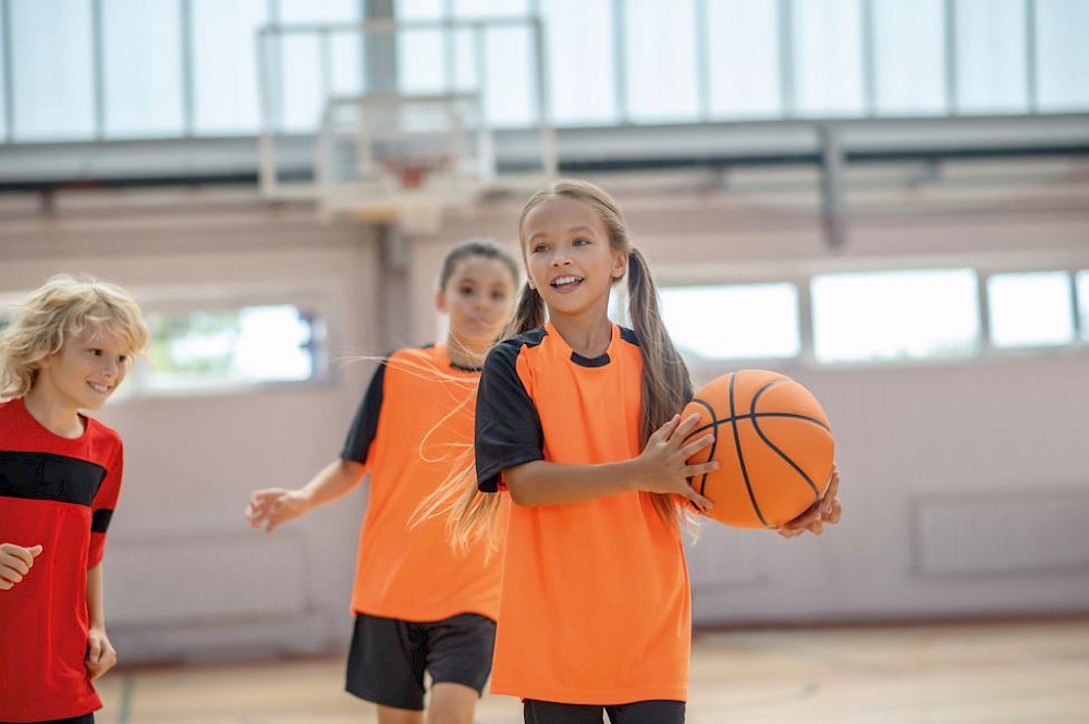 thinking_fitness_-_students_basketball-1.jpg